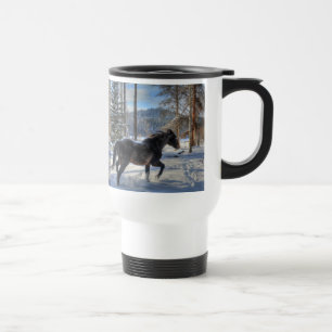 Svart Percheron i vintersnö & skog Resemugg