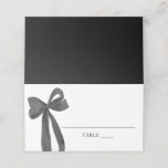 Svart platskort för vattenfärgers Elegant Coquette Placeringskort<br><div class="desc">Lägg till ett litet charm till din händelse med den här svarta monteringskortet för Watercolor Elegant Coquette Bow Place. De här korten har en delikat vattenfärgsdesign och en sofistikerad svart båge och är perfekt för att höja bord-inställningarna. De är idealiska för bröllop, möhippor eller eleganter och ger en snyggt och...</div>
