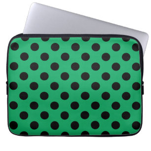 Svart polka dots på färsk grönt laptop fodral
