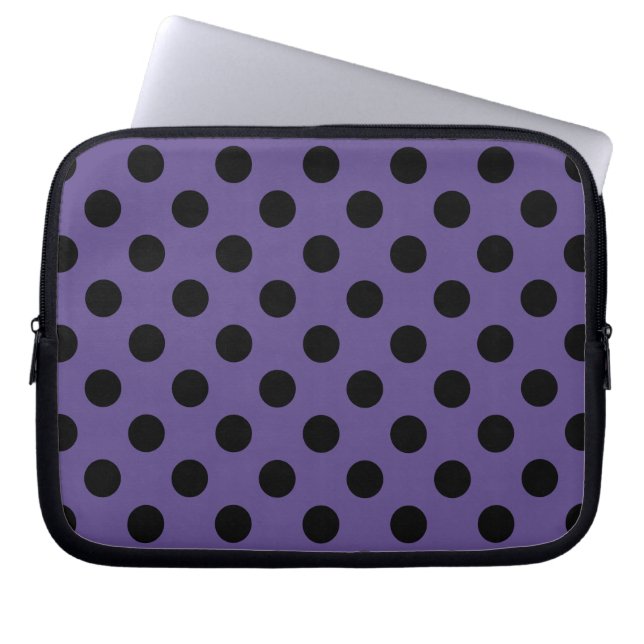 Svart polka dots på ultraviolett laptop sleeve (Framsidan)