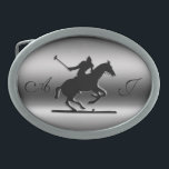 Svart Poloryttare för Monogram på borstad<br><div class="desc">Sportserie: En underbar design, om du älskar polo! Poloen är sporten av kungar, och detta bälte spänner fast den ska kostymen, för! Det presenterar ponny för polo för utföra i relief-look svart en snabbt växande med ryttaren omkring för att slå bollen med malleten. På borstad metall-verkställa, ändra ställe-hållaren initialer till...</div>
