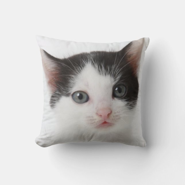 Svart prickig kattunge kudde (Framsida)