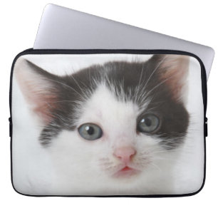 Svart prickig kattunge laptop sleeve