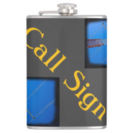 Svart projektionsyta med kallsignalen fickplunta