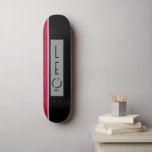 Svart röd Grått-mall Skateboard<br><div class="desc">Anpassa den här bildskärmskateboard med önskad namn eller text. Coolans utformning har svart,  röd och grått färg. Gör en underbar gåva. Använda mallen som ska anpassas.</div>