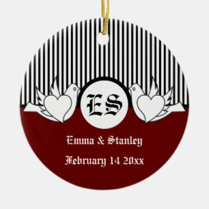 Svart, röd, vit kärleksduva initialer ornament