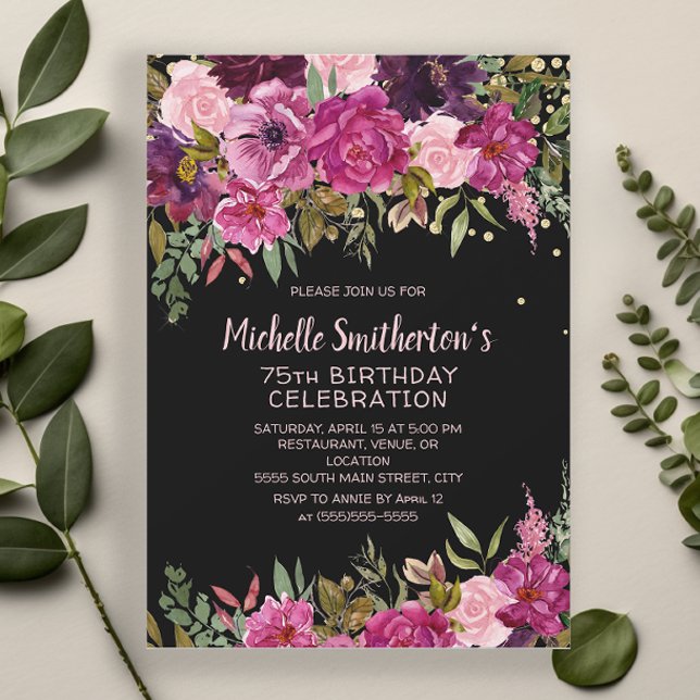 Svart Rosa Lila Blommig Glitter 75-årsdag Inbjudningar (Black 75th birthday party invitation with pink and purple floral and gold glitter)