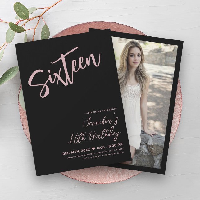 Svart  Rosa med enkel Elegant, 16 skript Inbjudningar (Simple Elegant Black Blush Pink Sweet 16 Script Invitation)