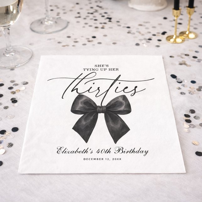 Svart rosett som binder hennes trettioårsfirande 4 pappersservett (Black Bow Tying Up Her Thirties 40th Birthday Napkins)