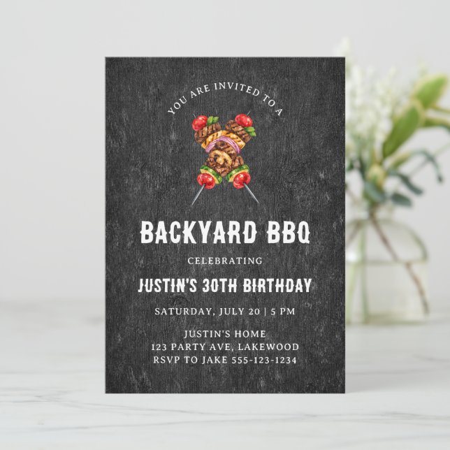Svart Rustik Trä BBQ Födelsedagsfest Inbjudningar (Stående Fram)