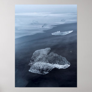 Svart sandstrand och is, Island Poster