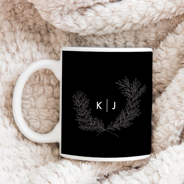 Svart, separat monogram kaffemugg (Skapare uppladdad)