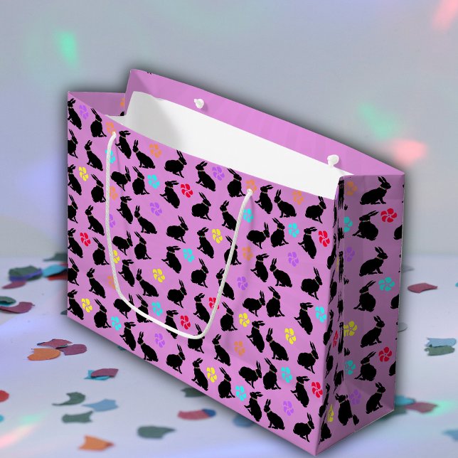 Svart silhuette Rabbits Flowers Rosa (Black rabbits and flowers on bright pink gift bag for Easter for Spring time.)
