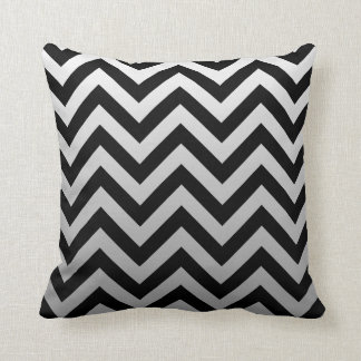 Svart Silver Grått Chevron Ombre Pillow Kudde
