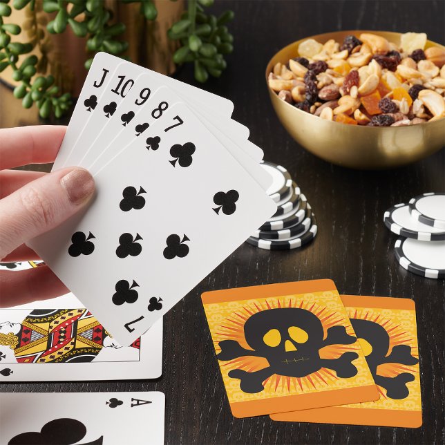 Svart skal och korsben casinokort (Skapare uppladdad)