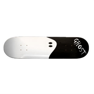 Svart Skateboard och vit Ghost