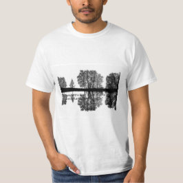Svart Skogsflods Konst - Mörk Mystisk Natur T Shirt