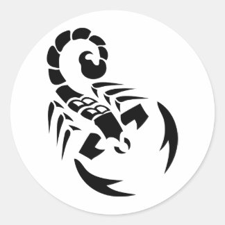 svart skorpion runt klistermärke