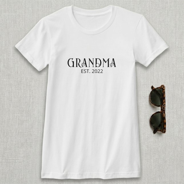 Svart Skrift Etablerad Mamma Mamma T-Shirt (Skapare uppladdad)