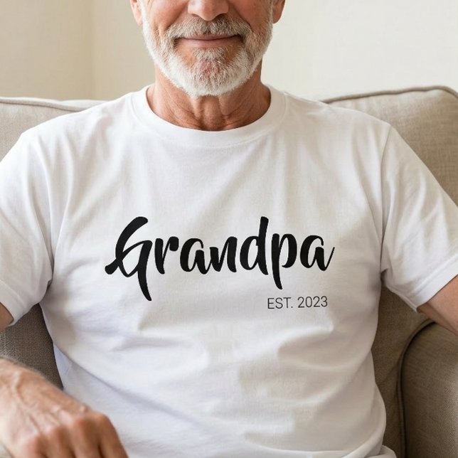 Svart Skript Etablerad Farfar T Shirt (Black Script Established Grandpa T-Shirt)