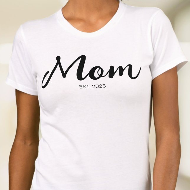 Svart Skript Etablerad Mamma T Shirt (Skapare uppladdad)