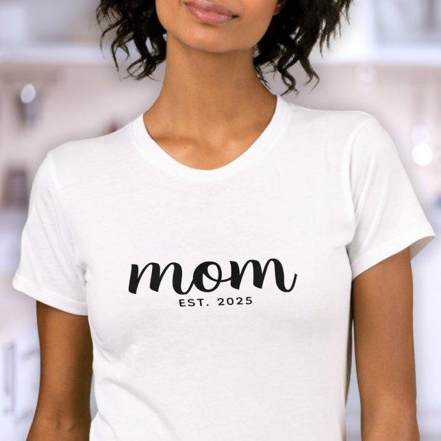 Svart Skript Etablerad Mamma T Shirt (Skapare uppladdad)
