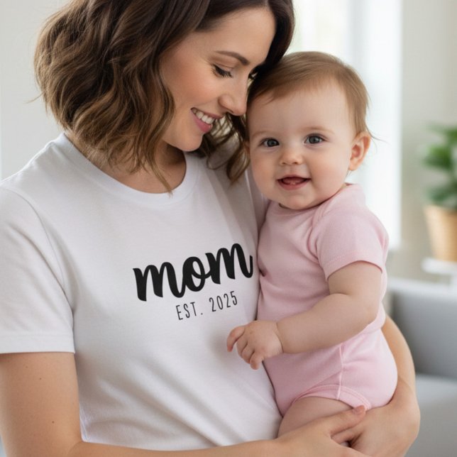 Svart skript Etablerad Mamma T Shirt (Skapare uppladdad)