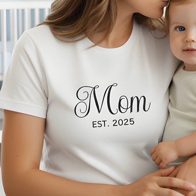 Svart skript Etablerad Mamma T Shirt (Skapare uppladdad)