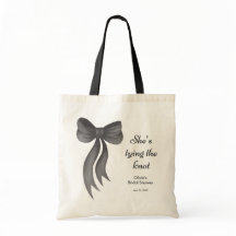 Svart slinga Hon knyter knuten Bröllopsfest 