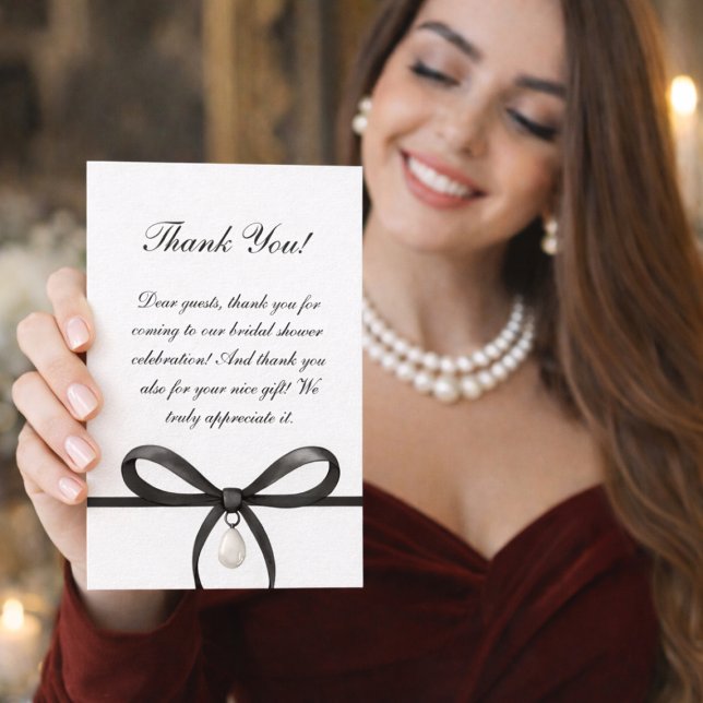 Svart slinga med pärlor i gammaldags penningstil b tack kort (Black Bow With Pearl Old Money Style Bridal Shower Thank You Card)