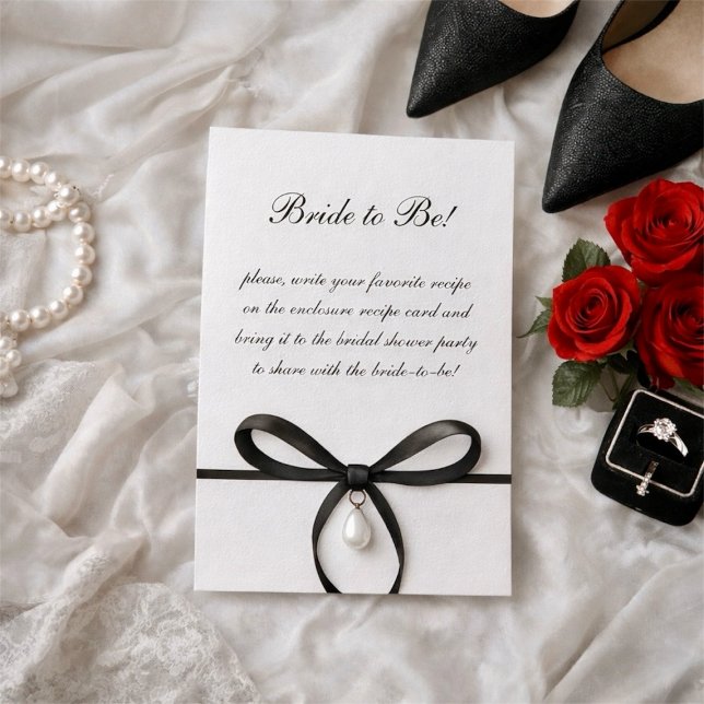 Svart slinga med pärlor i gammaldags penningstil b tilläggskort (Black Bow With Pearl Old Money Style Bridal Shower Enclosure Card)