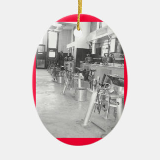 Svart smedprydnad julgransprydnad keramik