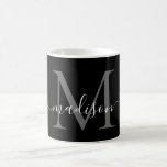 Svart Snyggt för svart svartvit monogram-skript i  Kaffemugg<br><div class="desc">Elegant Black White Monogram Script Snyggt Black Coffee Mugg</div>