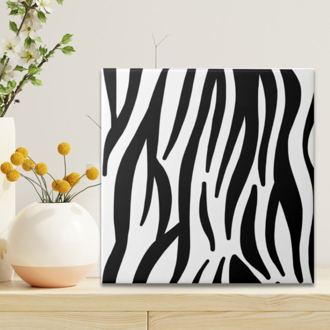 svart snyggt i chic, vit zebra tryck kakelplatta (girly chic stylish black white zebra print ceramic tile)