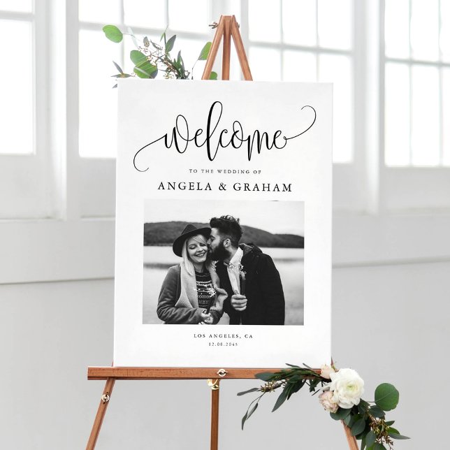 Svart Söt Calligraphy Bröllop Photo Design Poster (Elegant photo wedding entrance welcome sign with black calligraphy and minimalist script.)