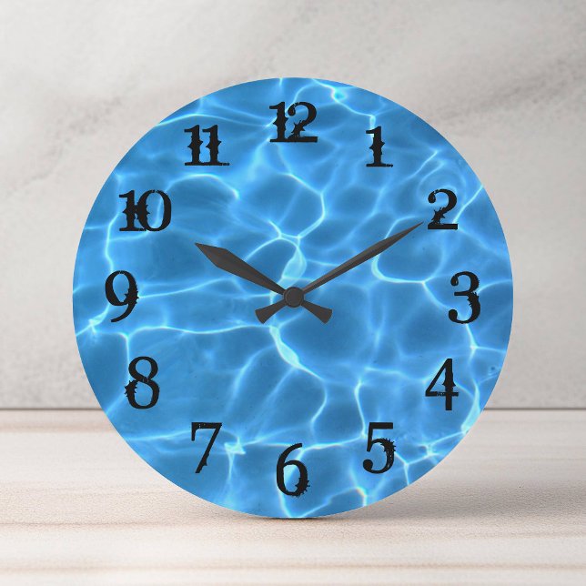 Svart stänk siffror Aqua Blå Swimmingpool Stor Klocka (Black Splash Numbers Aqua Blue Swimming Pool Large Clock)