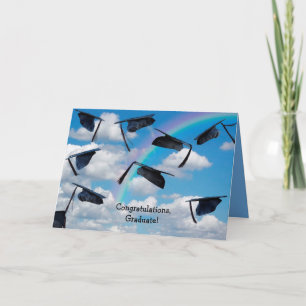 Svart studenten-socklar i himlar med regnbåge kort