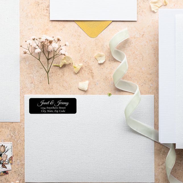 Svart Stylized Namn Bröllop Returadress Etikett (In Situ Wedding)