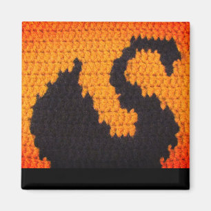 Svart svanSilhouette och solnedgångvirkningtryck Magnet