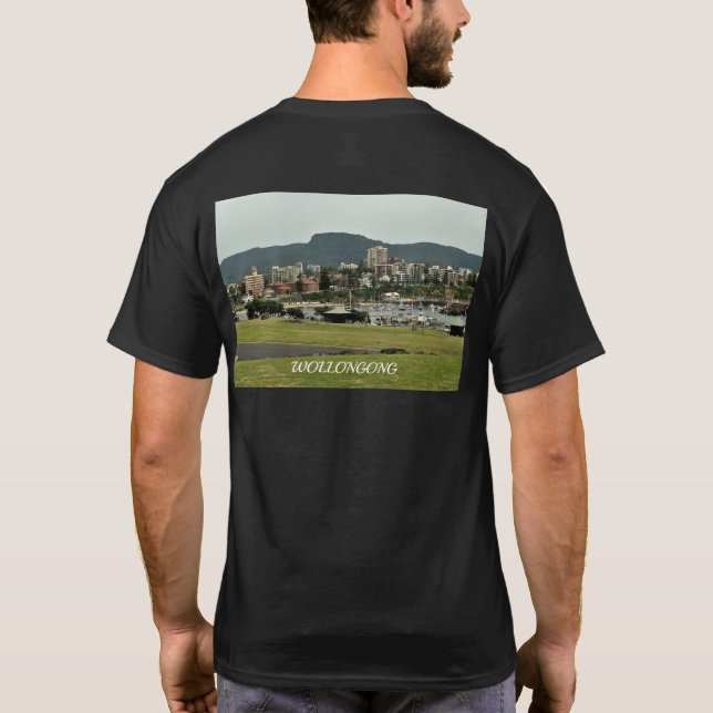 SVART T-SHIRT (Baksida)