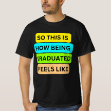 Svart t-shirt SO_DENIS_HOW_BEING_GRADUATED