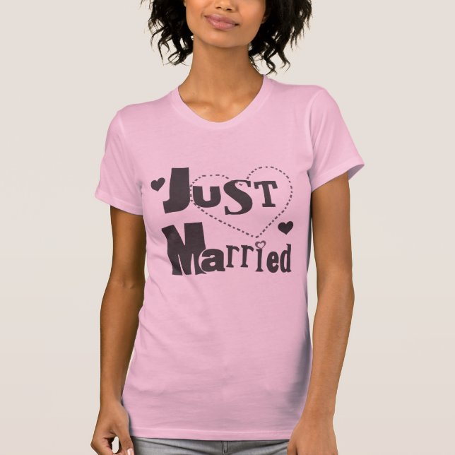 Svart text med Heart Ny gifta Tshirt Tee (Framsida)