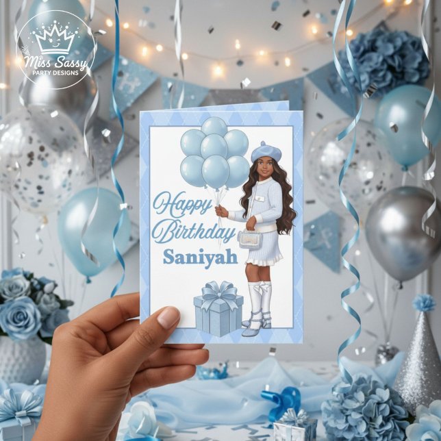 Svart tjej blå födelsedagskort för tonåring kort (Chic teen birthday card with Black Girl Magic vibes, shown 5x7 hand-held with glam décor.)