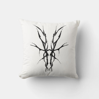 Svart Tribal Hjälm Skalle Jakt Design Kudde