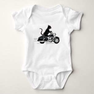Svart tuxedo-katt som kör motorcykel t shirt