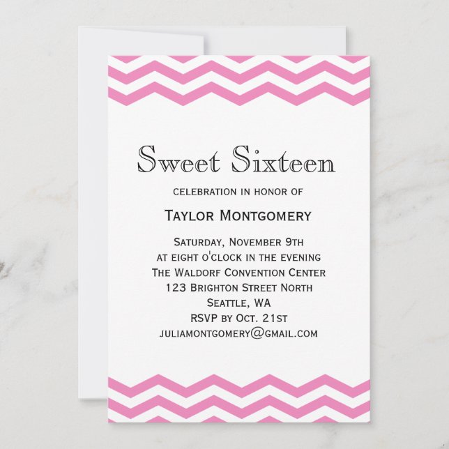 Svart typ och Rosa Chevron Sweet 16-inbjudan Inbjudningar (Framsida)