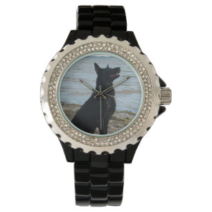 Svart tysk herde för Lacquer på stranden Armbandsur