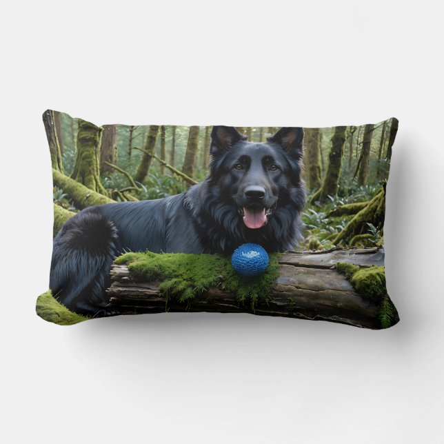 Svart tysk schäferhund med boll lumbarkudde (Framsida)