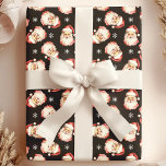 Svart Vintage Jultomten Ansikte vattenfärg Presentpapper<br><div class="desc">Backa dina presenter i festiv glädje med vår svarta Vintage Jultomten Ansikte Watercolor Wrapping Papper! Den här charmerande designen har nostalgiska vattenfärgbilder av Jultomten ansikte som ställs mot en livfull bakgrund, som är försedd med delikat snöflingor. Perfekt för att lägga till ett litet vintage charm till presenter i helgdag. Den...</div>
