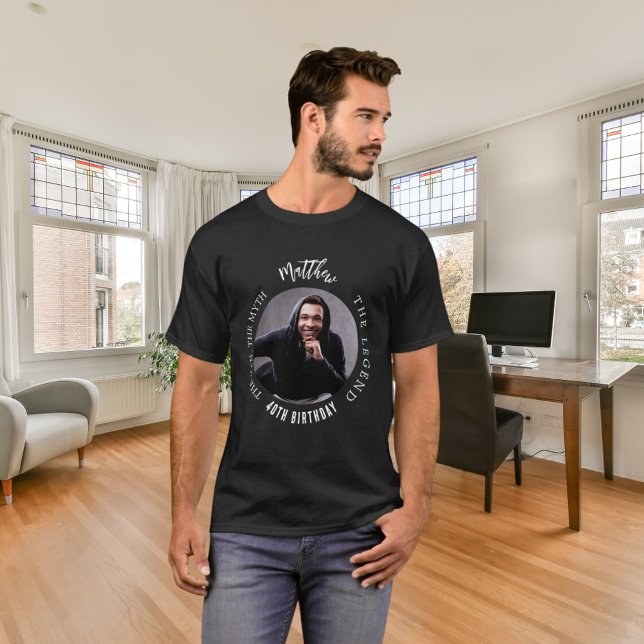 Svart, vit fotoman myth legend från födelsedagen t shirt (Skapare uppladdad)